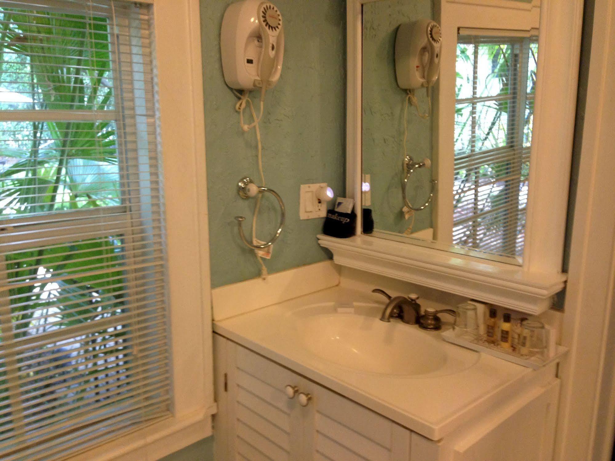 Mango Inn Bed And Breakfast Lake Worth Beach Eksteriør billede